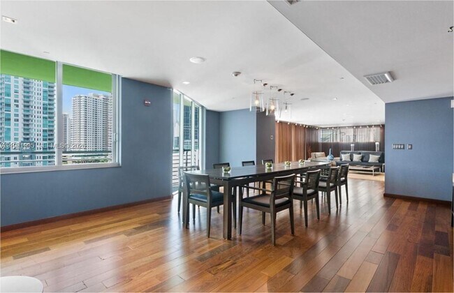 Building Photo - 335 S Biscayne Blvd