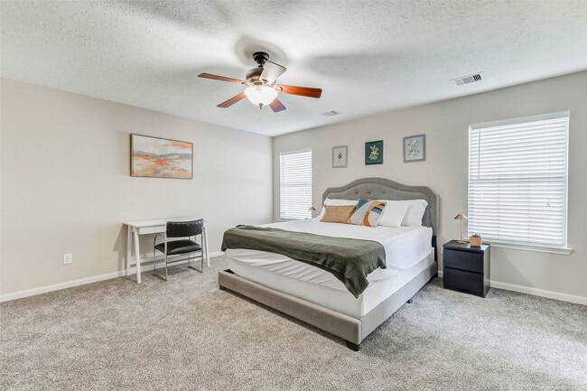 Building Photo - 12638 Skyview Manor Dr