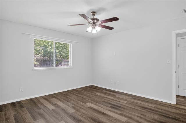 Building Photo - 534 Canary Ln