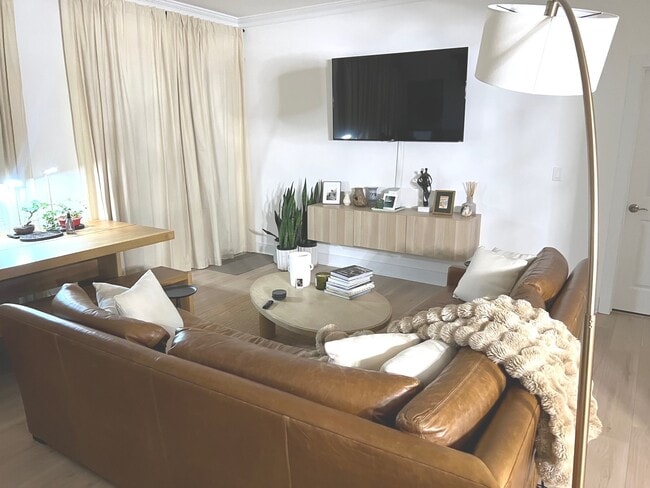 Building Photo - 1930 Sherman Ave