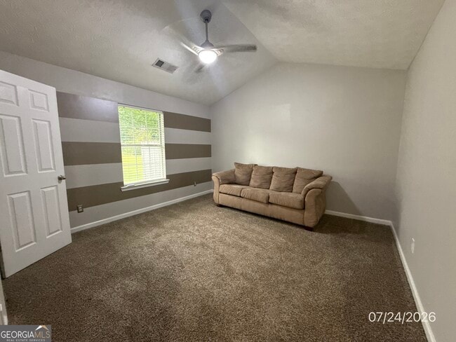 Building Photo - 215 Autumn Lake Way