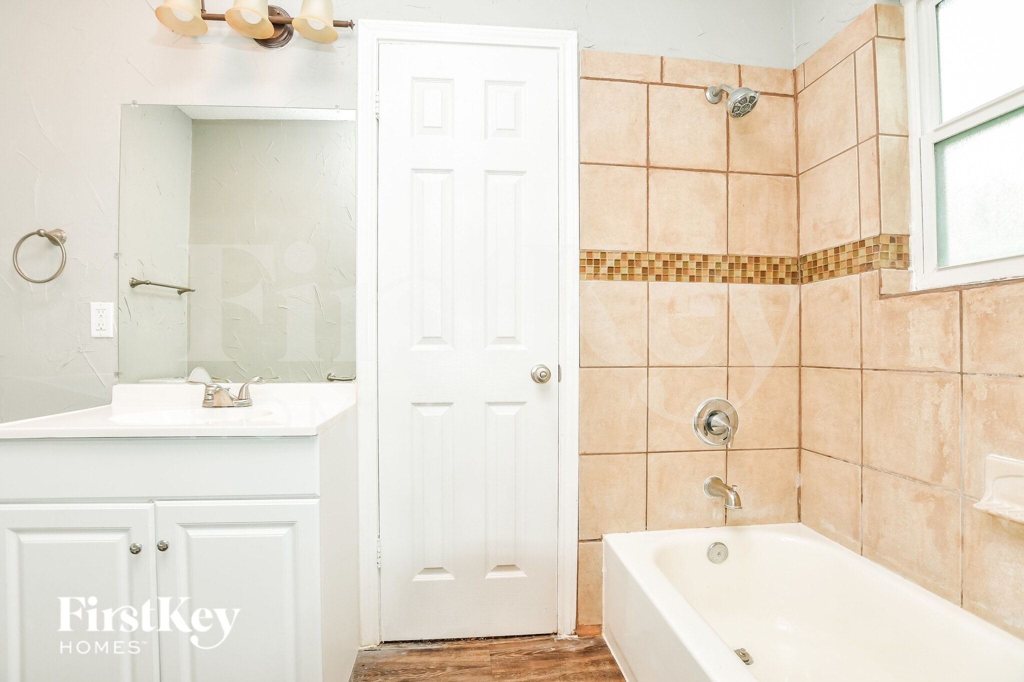 Building Photo - 1020 Mary Dr