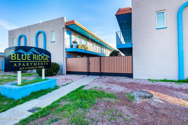 Primary Photo - 819 S Stapley Dr