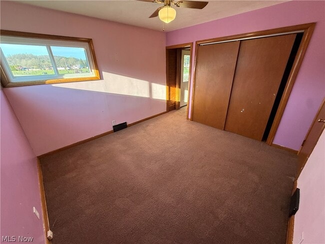 Building Photo - 2024 Delaware Dr SE