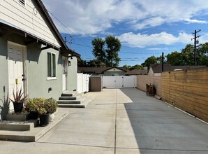 Building Photo - 558 E Princeton St