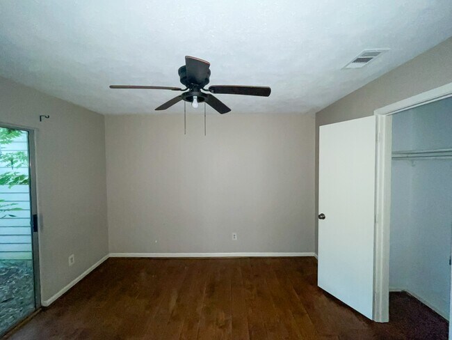 Building Photo - 19734 Lake Hollow Ln