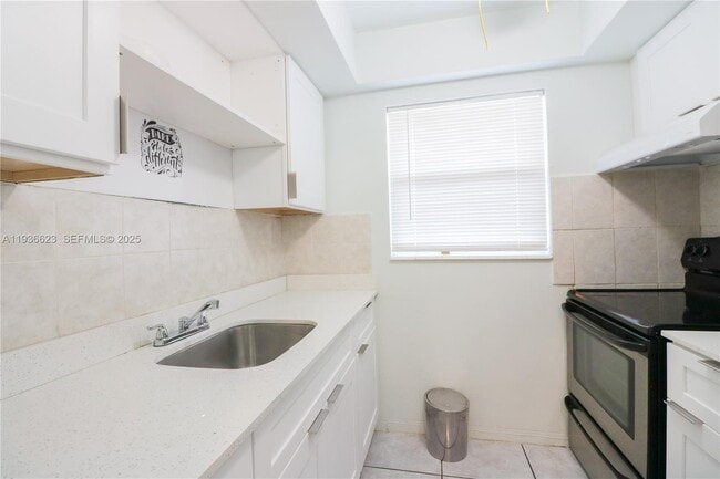 Building Photo - 712 NE 8th St