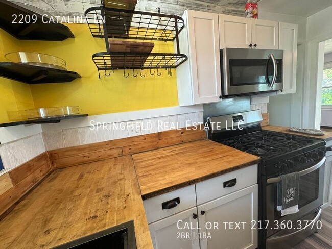 Building Photo - 2209 Catalina Ln