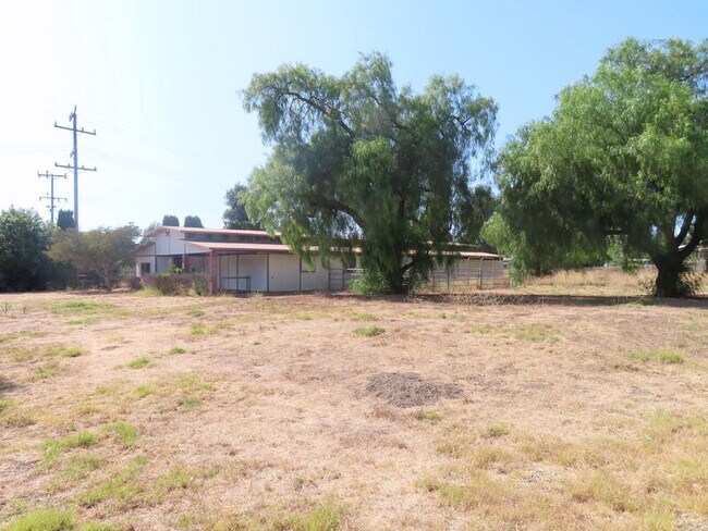 Building Photo - 29710 Vallejo Ave
