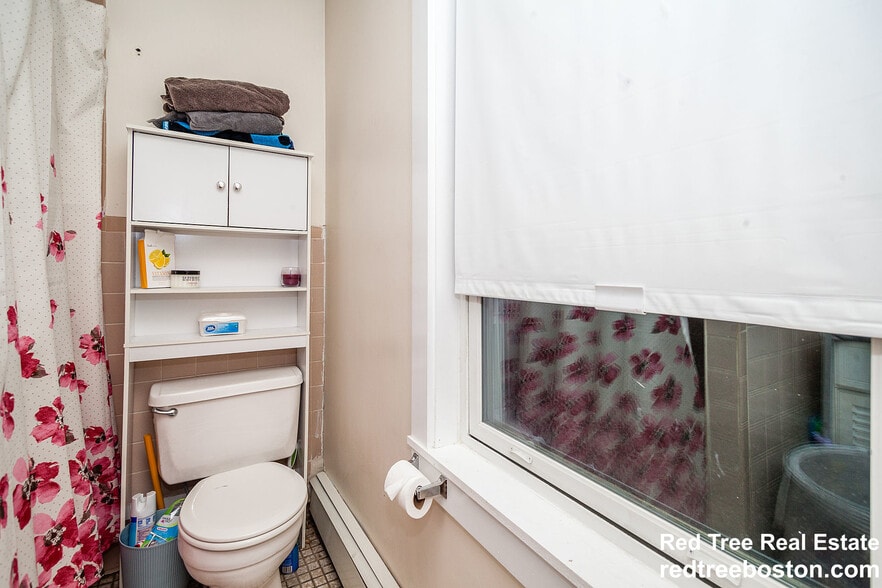 Building Photo - 94 W Cedar St