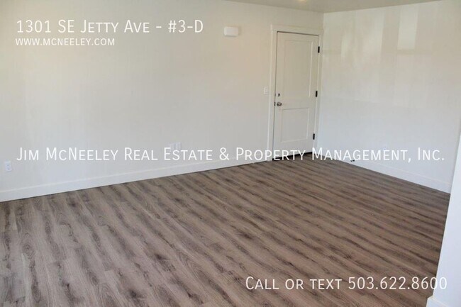 Building Photo - 1301 SE Jetty Ave