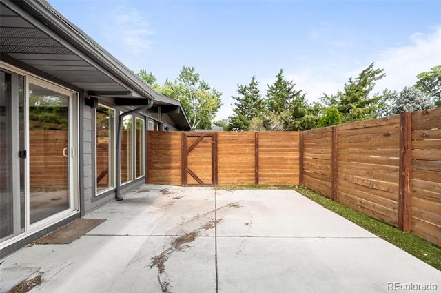 Building Photo - 2465 S Newton St