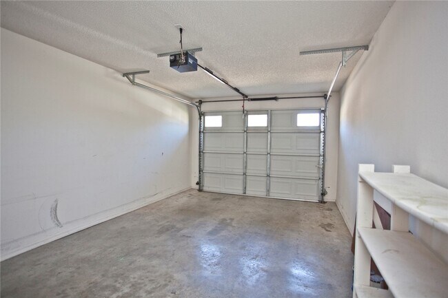 Building Photo - 58 Holly Dr