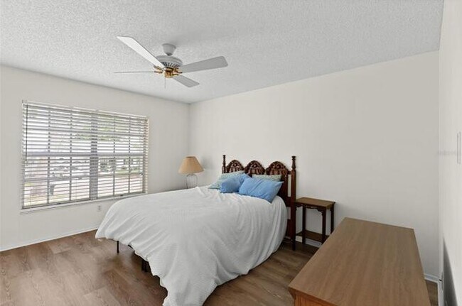 Building Photo - 1218 Gillespie Dr N