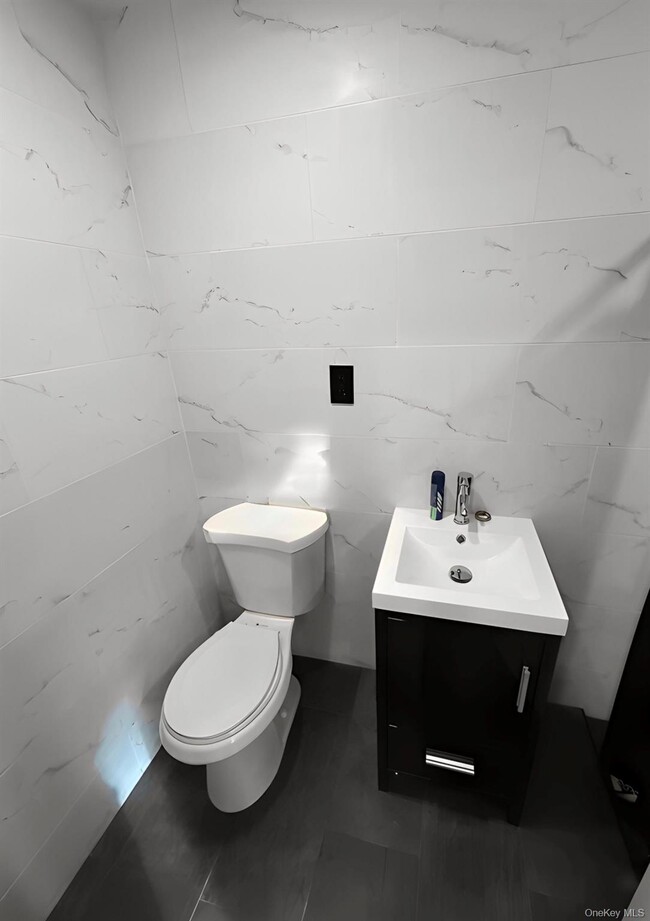 Building Photo - 28 Acorn Terrace