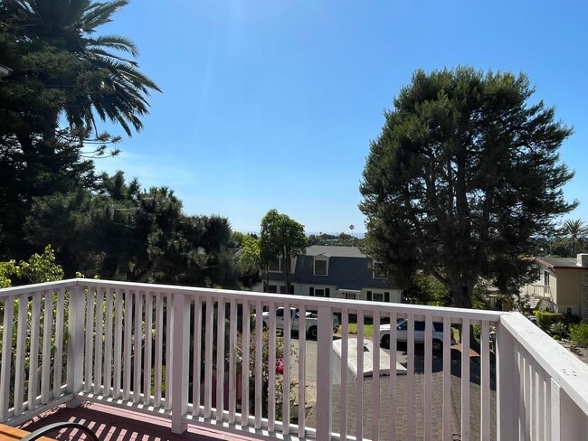 Building Photo - Beautiful Encinitas Home with Ocean Views!