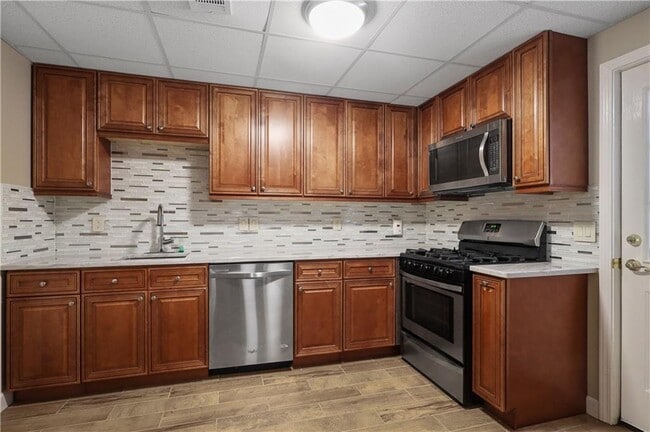 Building Photo - 2381 Oak Grove Meadows