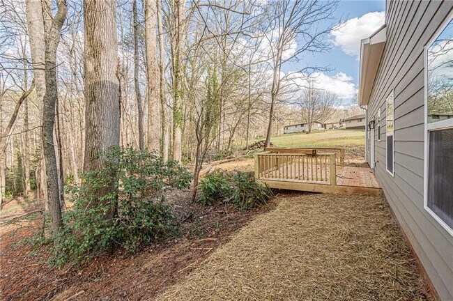 Building Photo - 635 Cane Creek Valley Rd