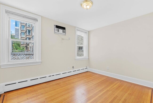 Building Photo - 1833 Spruce St