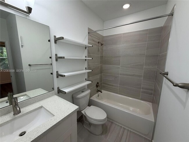 Building Photo - 2370 SW 18th Ave