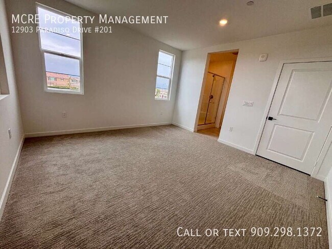 Building Photo - 12903 Paradiso Dr