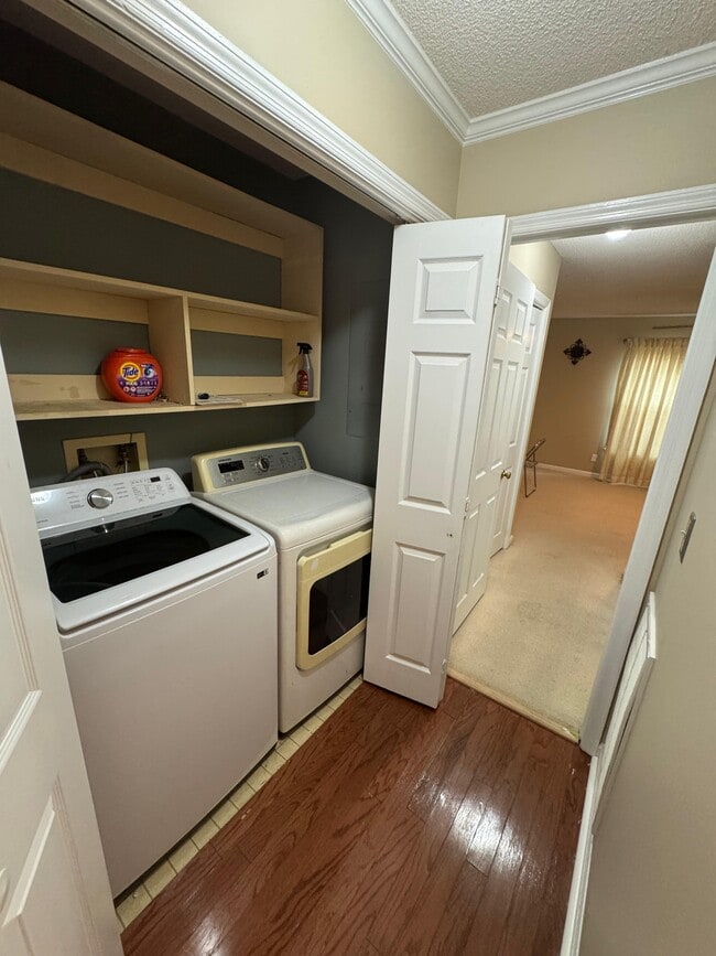 Building Photo - 113 Manor Row