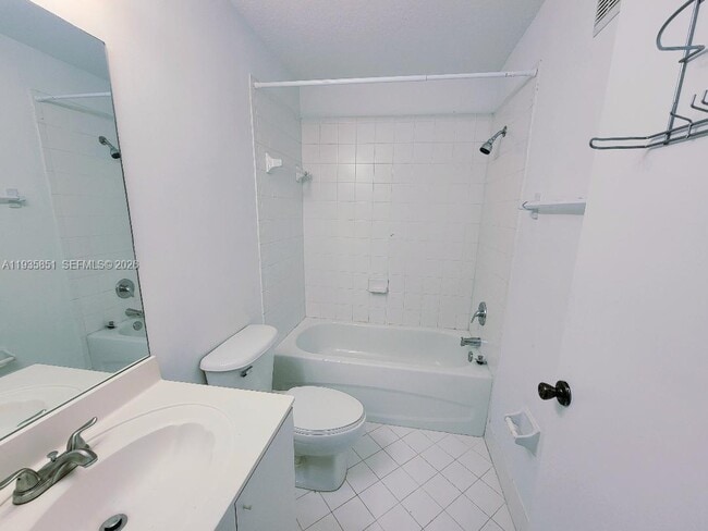 Building Photo - 1240 SE 31st Ct