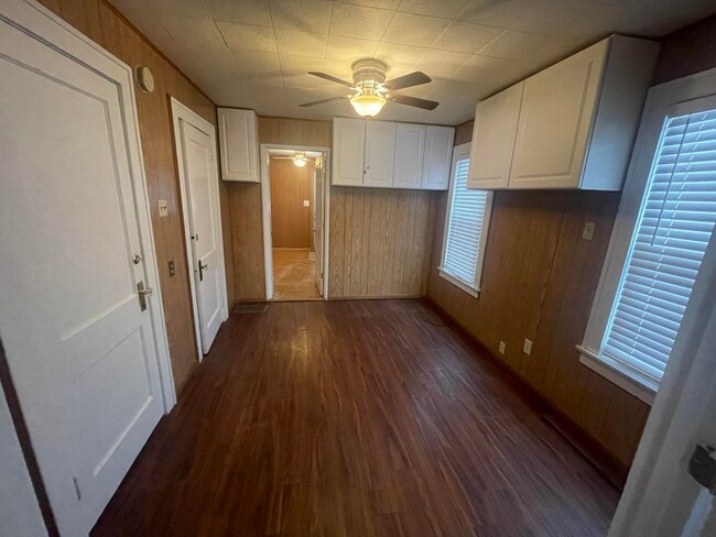 Building Photo - 8224 W Main St