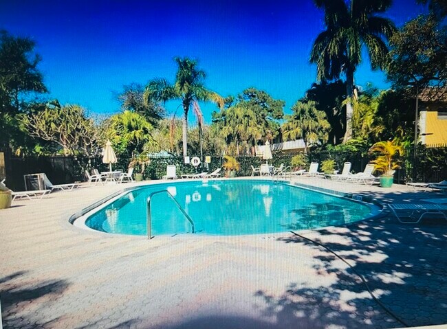 Building Photo - 5150 NE 6th Ave