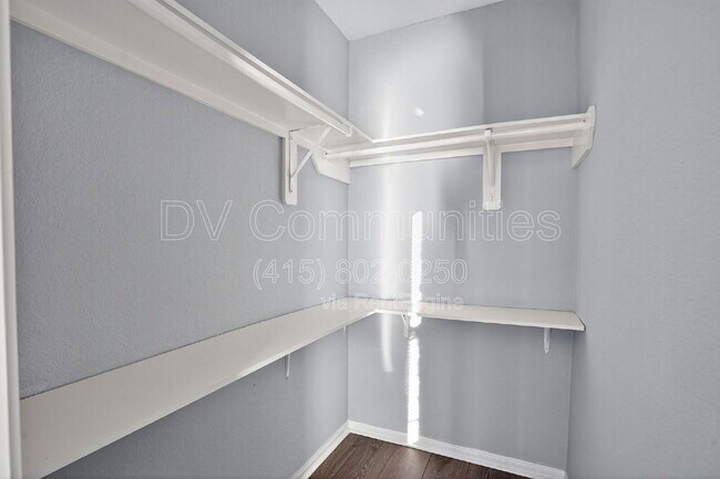 Building Photo - 18506 W Hardy Rd