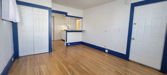 Building Photo - Alsace St #204 Manchester NH