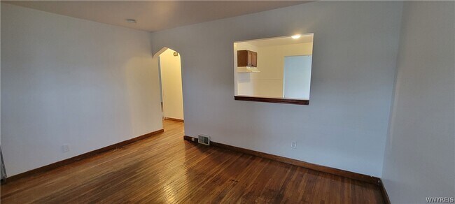 Building Photo - 3563 Sherwood Ave