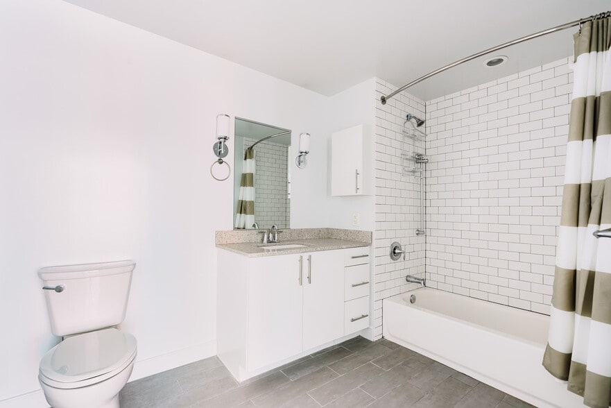 Building Photo - 455 I St NW