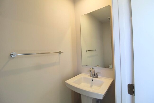 Building Photo - 2910 Orchard Ln