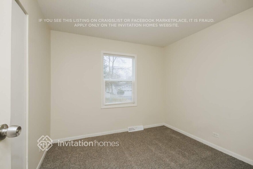 Building Photo - 714 N Pinecrest Rd