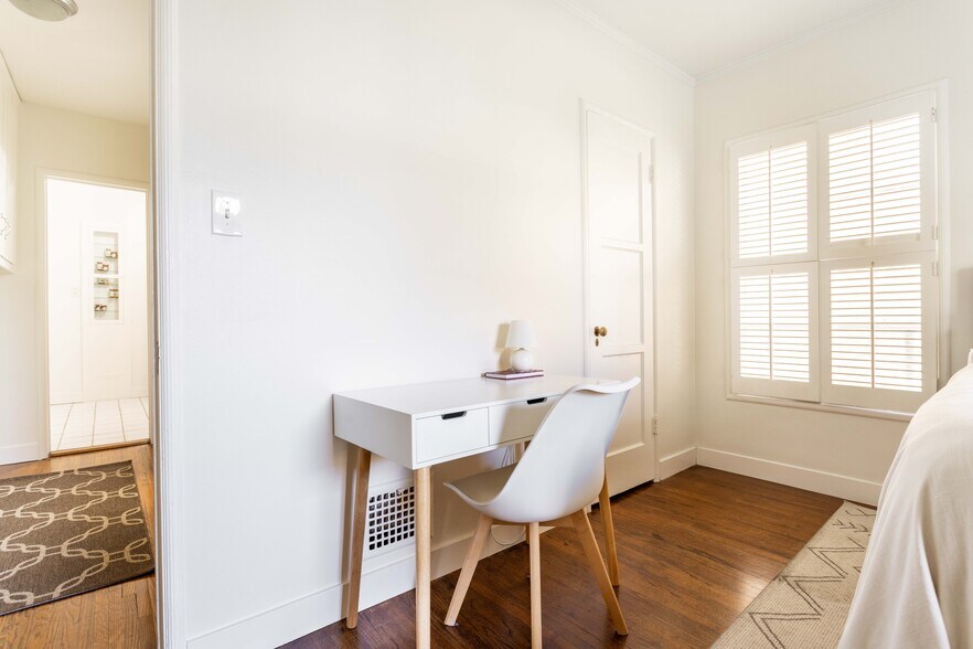 Bedroom Desk - 1290 Devon Ave