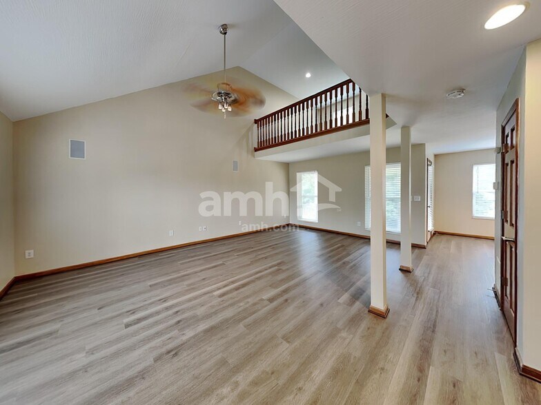 Building Photo - 16 Stoney Bluff Way