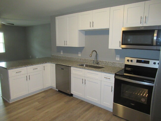 Building Photo - Brick Duplex for Rent Just Minutes from Lincolnton!