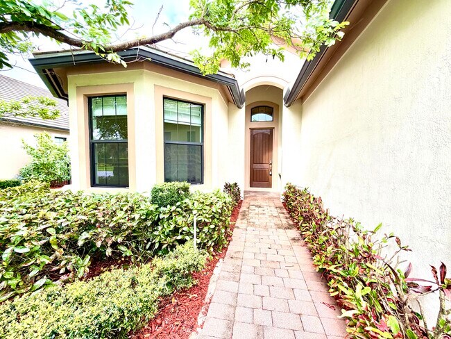 Building Photo - 2905 Siena Cir