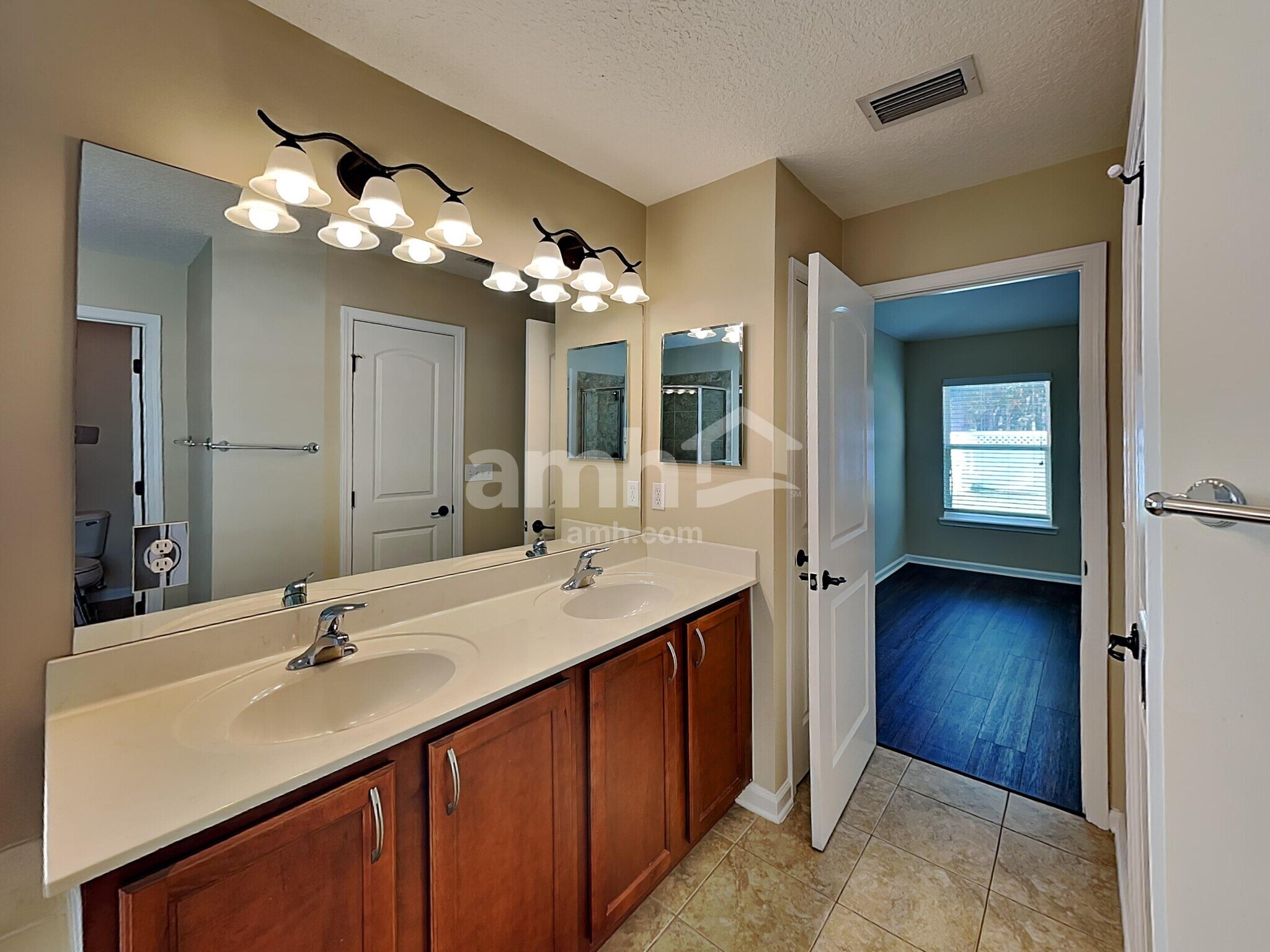 Building Photo - 705 Turkey Point Dr