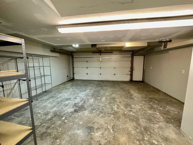 Building Photo - Beautiful Home with heated 2 car garage! C...