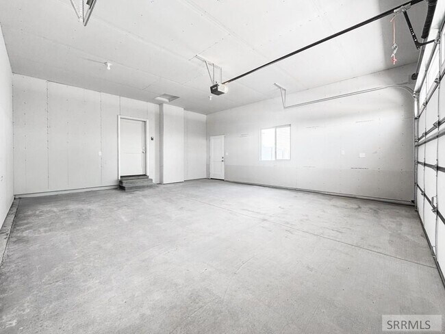 Building Photo - COMPLETELY FURNISHED HOME FOR RENT IN SUGA...