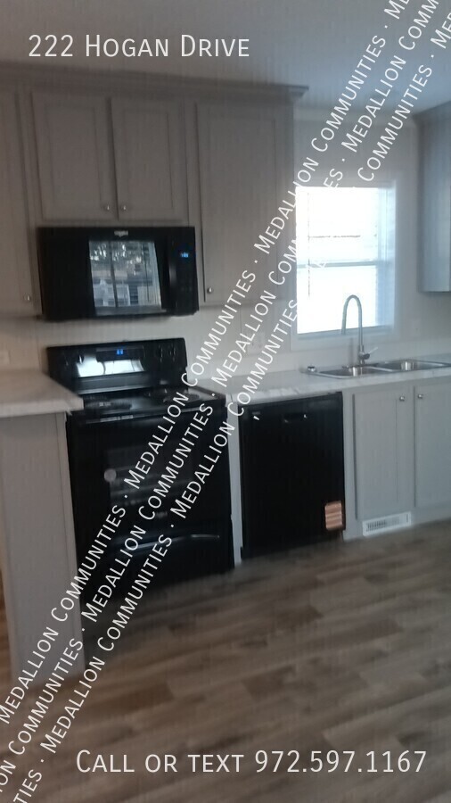 Building Photo - 222 Hogan Dr