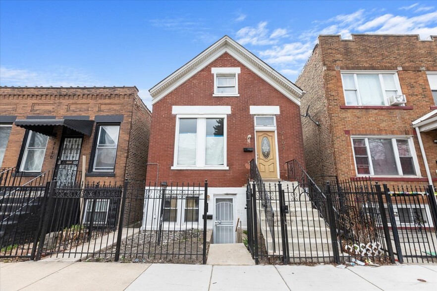 Primary Photo - 2108 S Homan Ave