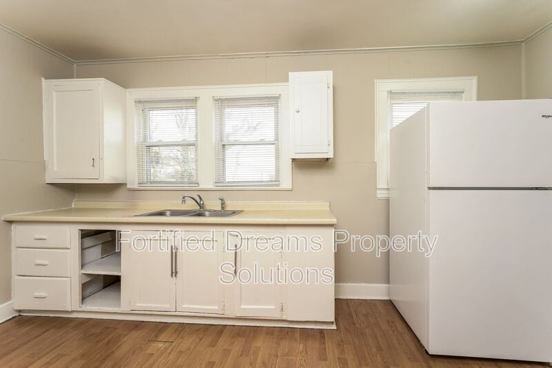 Building Photo - 2912 N Glenn Ave