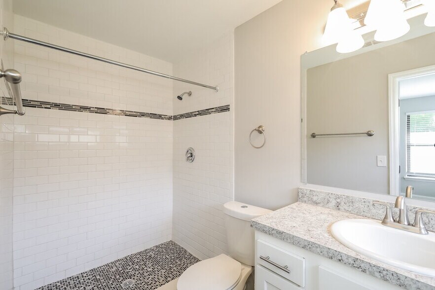 Building Photo - 7843 Collins Ridge Blvd E