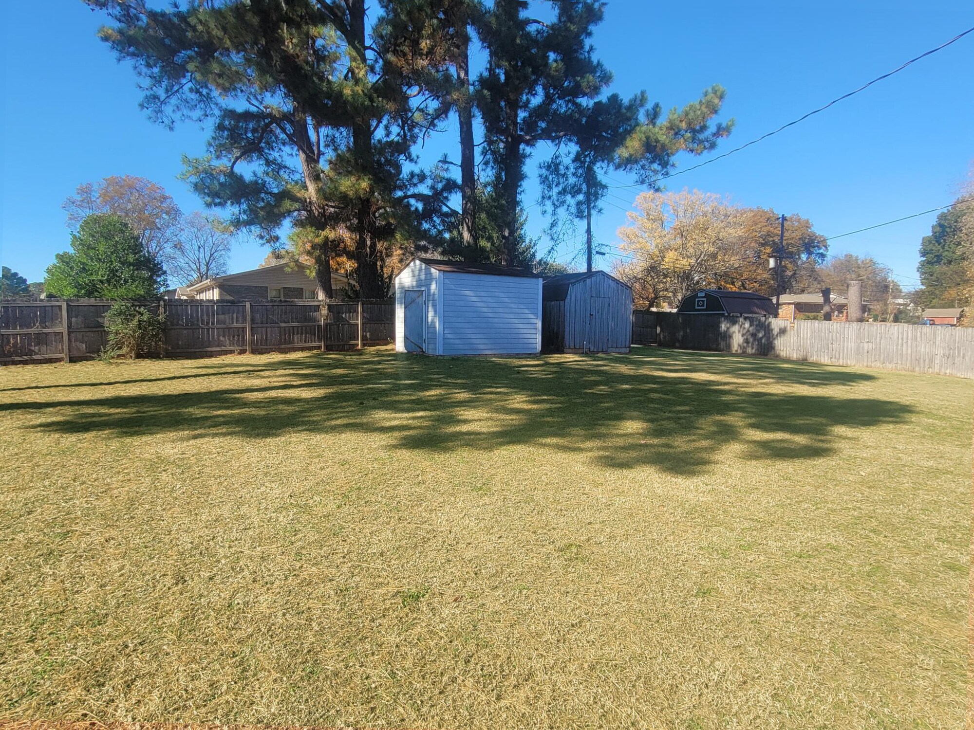 Building Photo - 2201 Windcrest Dr