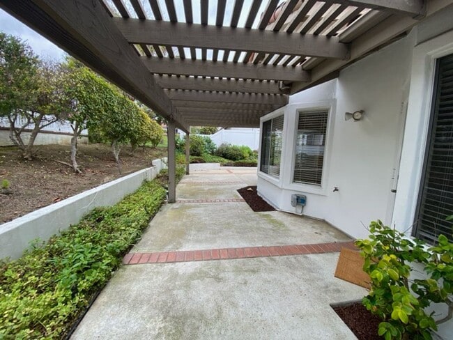 Building Photo - 2bd/2bth within the Ocean Hills Country Club!
