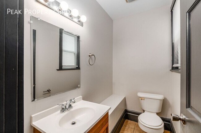 Building Photo - 180-182 W. 8th Avenue-182 W. 8th Avenue