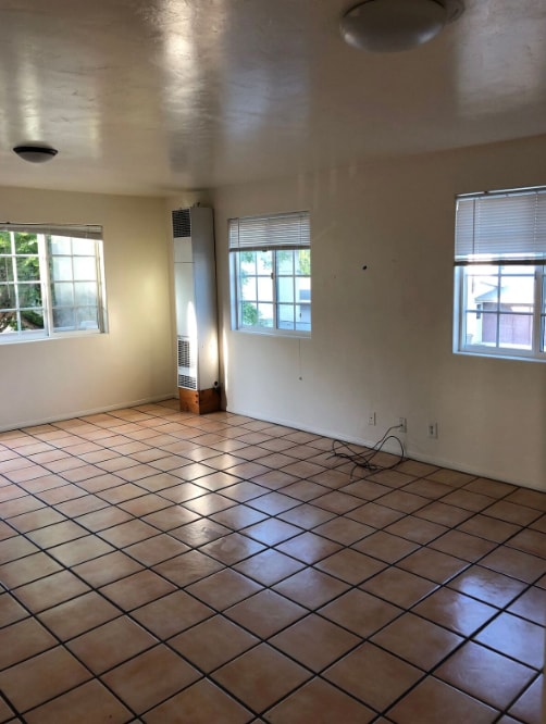 Building Photo - 6636 Del Playa Dr